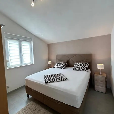 Bubi Apartmán Trogir