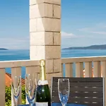 Bubi Apartamento Trogir